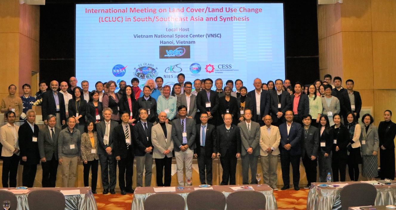 Group photo with conference participants